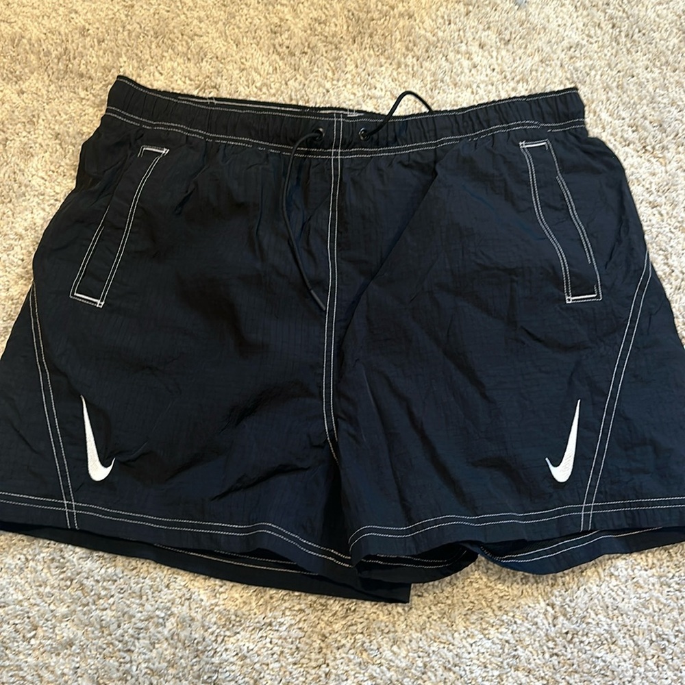NIKE SHORTS